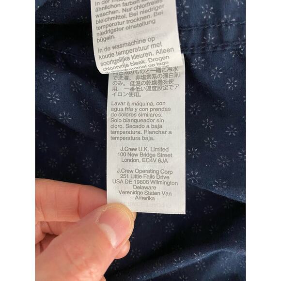 J. Crew Flex Washed Size M Slim Navy Blue Long Sleeve Floral Button Up Shirt - Picture 6 of 8